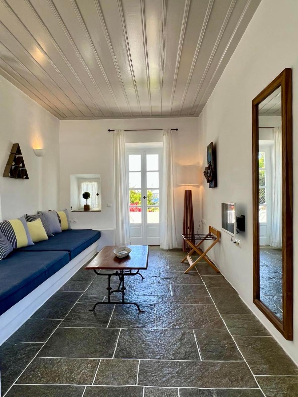 Niriedes Hotel Platis Gialos  Exterior photo